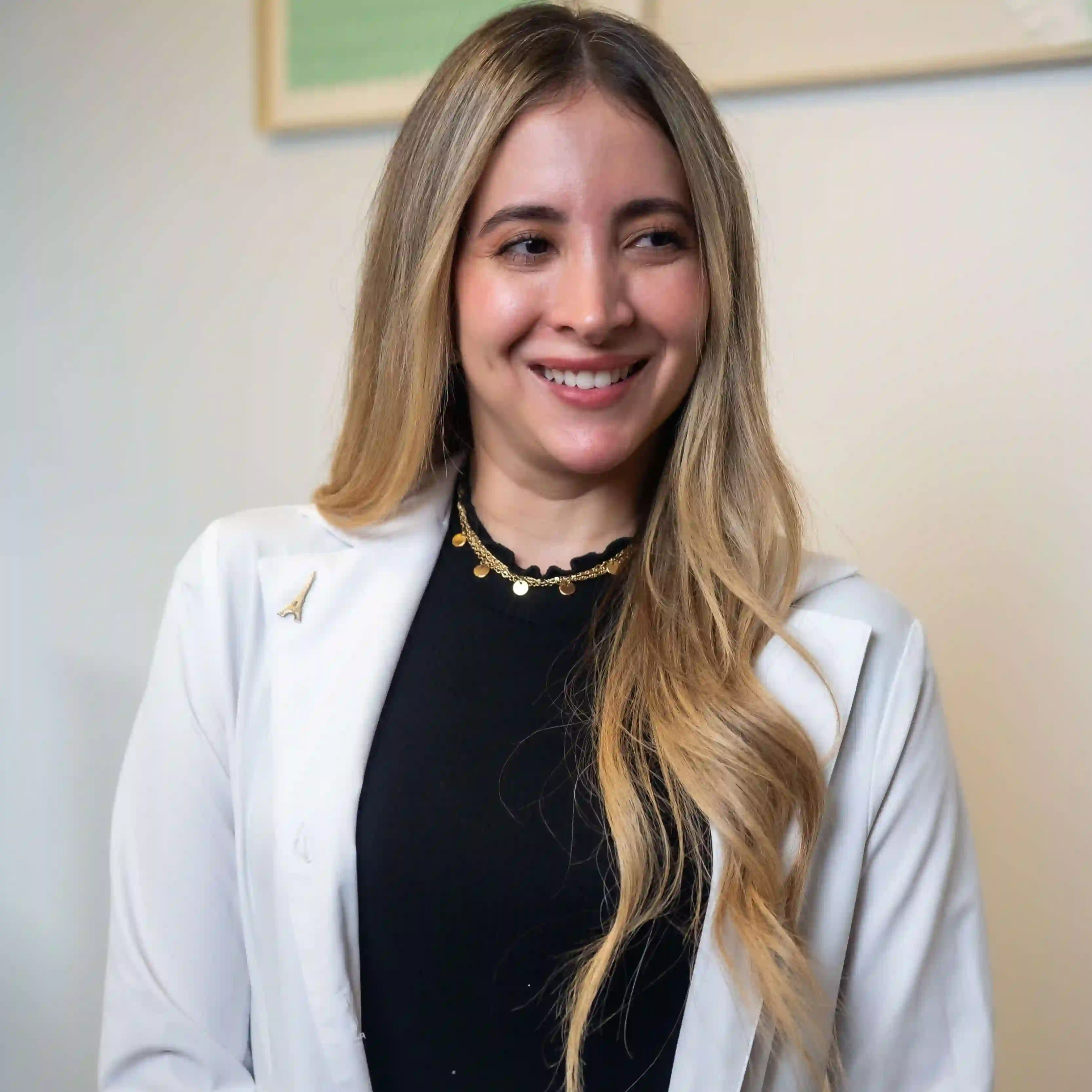 Dra Natasha Castillo Dermatologa UBA especialista en estetica